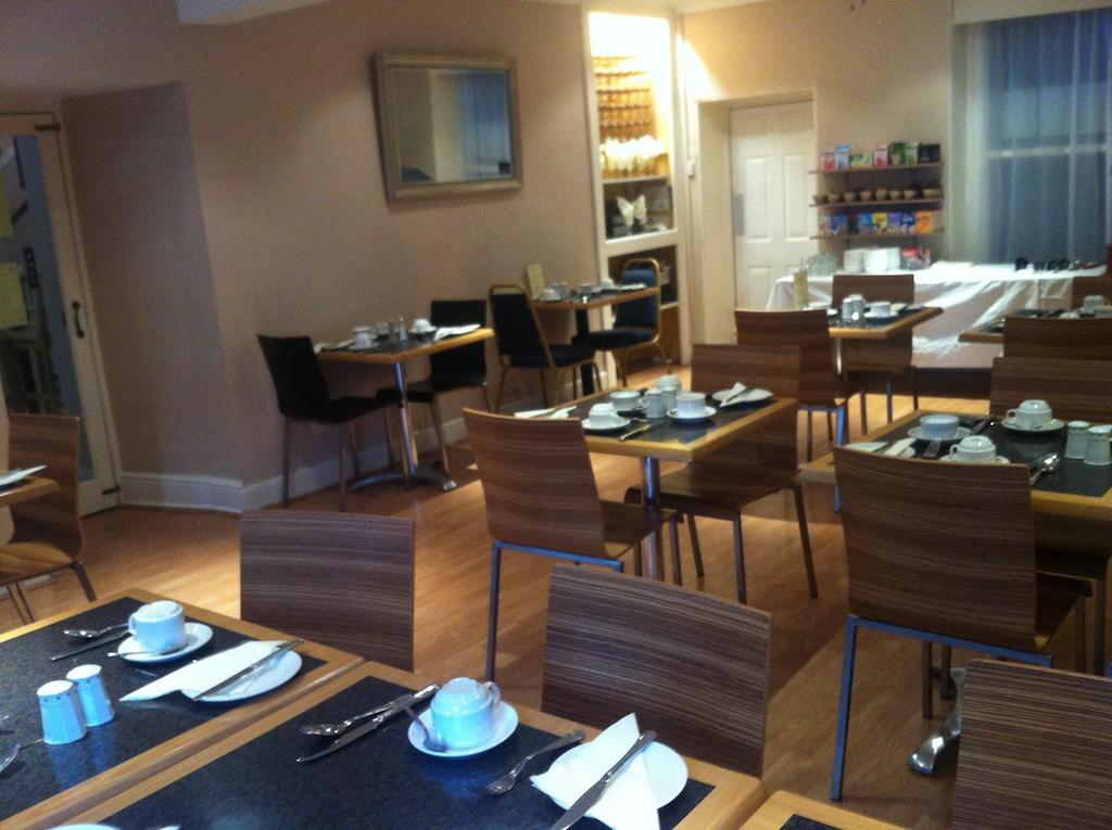 Four Seasons 3*